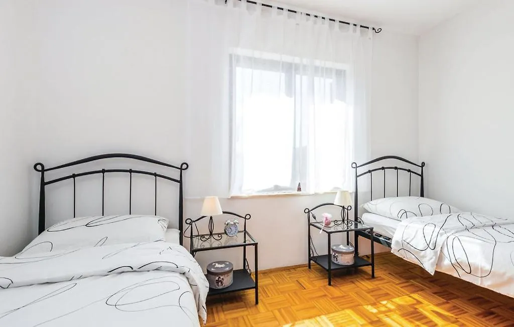 Apartman Jadranovo 0*,